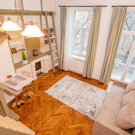 Charming, Historic, Unique! 10min To The Center! * Cracovia