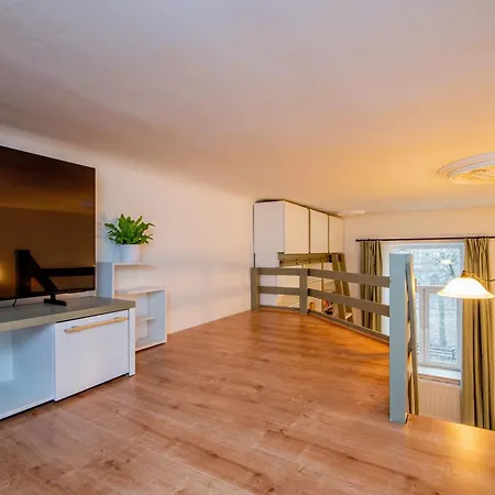 Charming, Historic, Unique! 10min To The Center! Appartamento